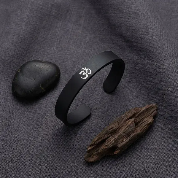Black_Brass_Premium_And_Elegant_Bracelet_For_Unisex