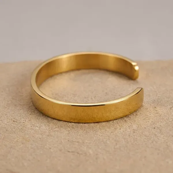 Gold_Brass_Premium_And_Elegant_Bracelet_For_Unisex