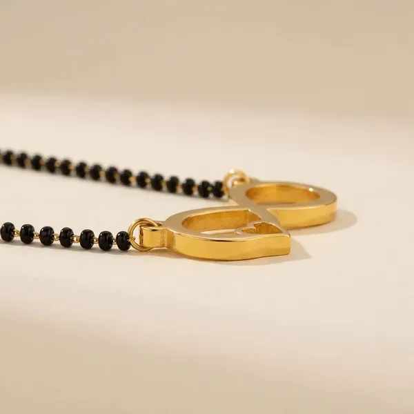 Gold_Brass_Premium_And_Elegant_Necklace_For_Women