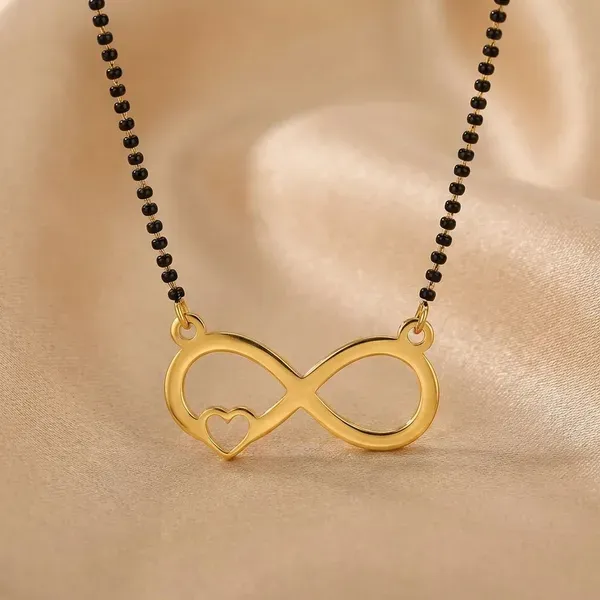 Gold_Brass_Premium_And_Elegant_Necklace_For_Women