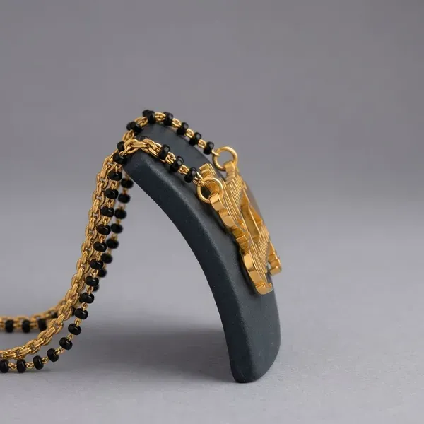 Gold_Brass_Premium_And_Elegant_Necklace_For_Women