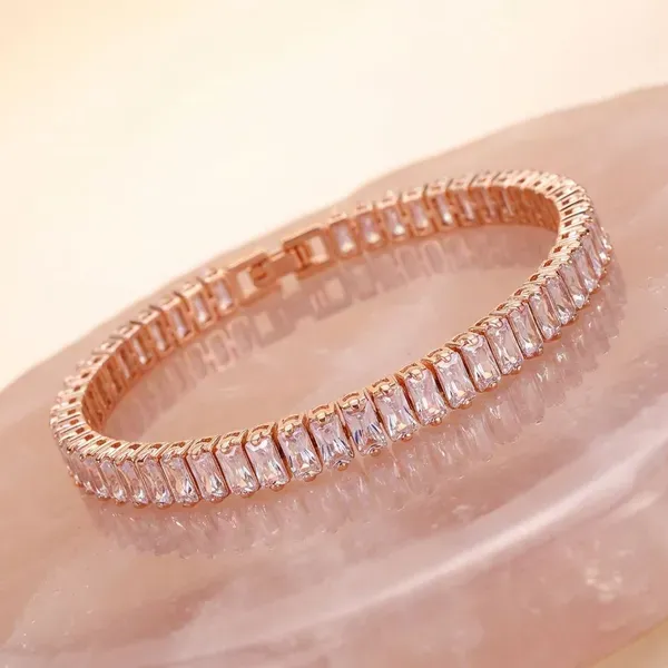 Silver_Brass_Premium_And_Elegant_Bracelet_For_Unisex