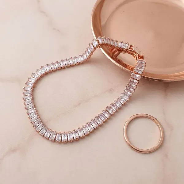 Silver_Brass_Premium_And_Elegant_Bracelet_For_Unisex