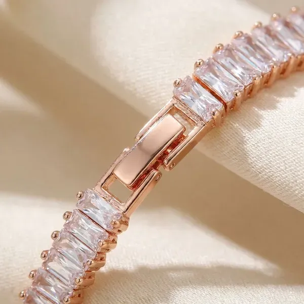 Silver_Brass_Premium_And_Elegant_Bracelet_For_Unisex