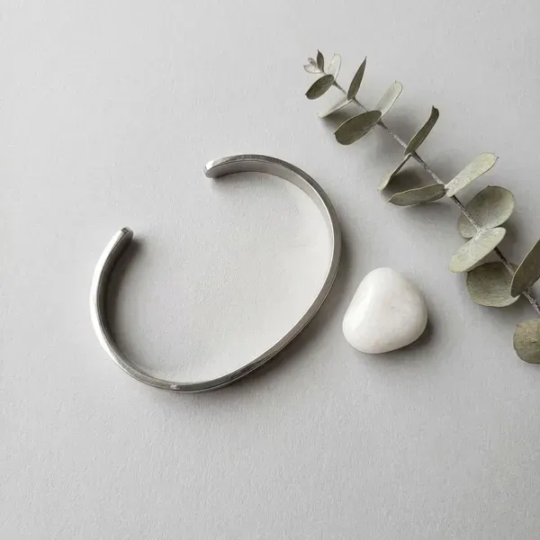 Silver_Brass_Premium_And_Elegant_Bracelet_For_Unisex