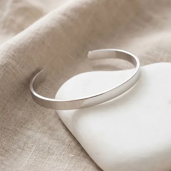 Silver_Brass_Premium_And_Elegant_Bracelet_For_Unisex