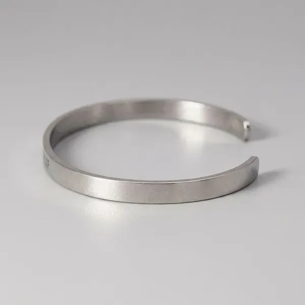 Silver_Brass_Premium_And_Elegant_Bracelet_For_Unisex