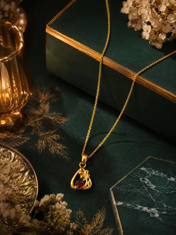 Gold_Brass_Premium_And_Elegant_Necklace_For_Women