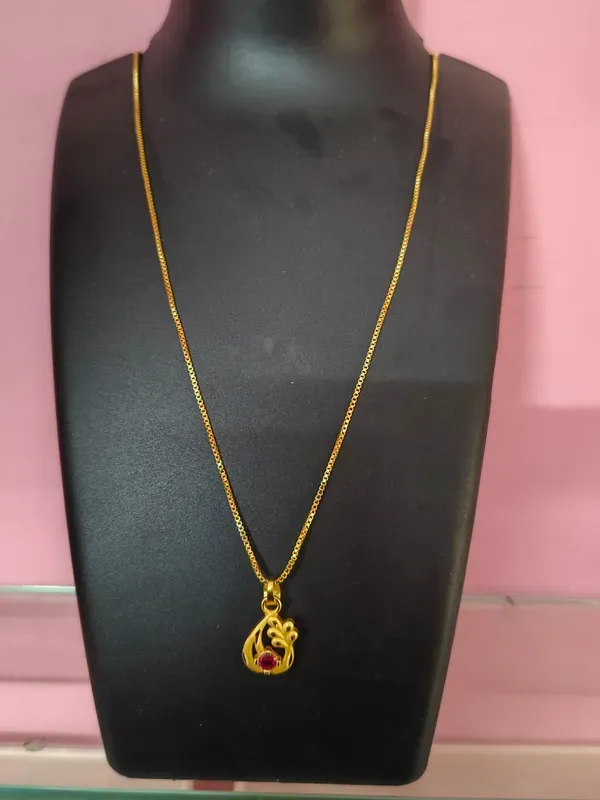 Gold_Brass_Premium_And_Elegant_Necklace_For_Women