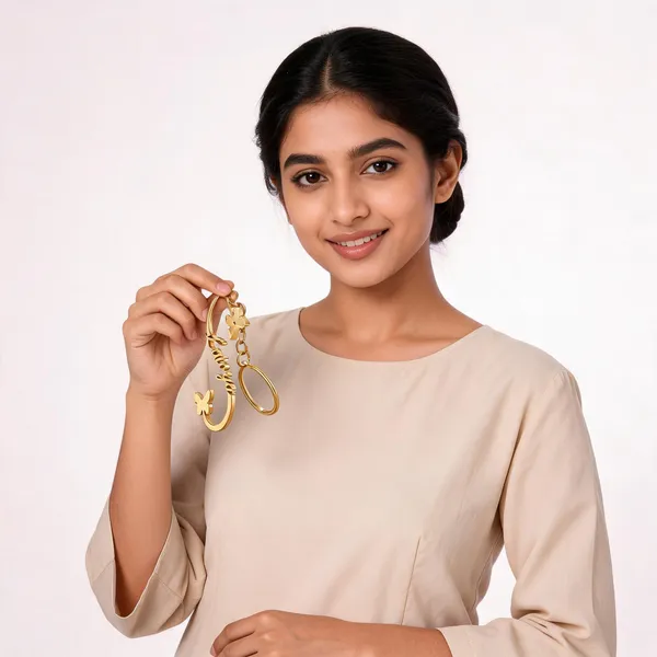 Gold_Metal_Premium_And_Elegant_Key_Chain_For_Unisex