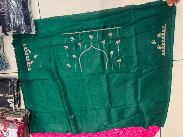 soma_Magenta_Pink_Embroidered_Saree_With_Golden_Zari_Motifs_And_Contrast_Green_Blouse