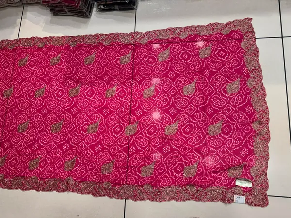 soma_Magenta_Pink_Embroidered_Saree_With_Golden_Zari_Motifs_And_Contrast_Green_Blouse
