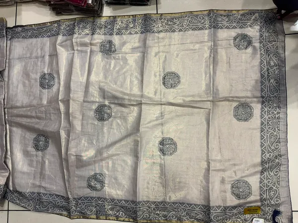 soma_Silver_Grey_Cotton__Embroidered_Saree_With_Intricate_Zari_Border_And_Pallu