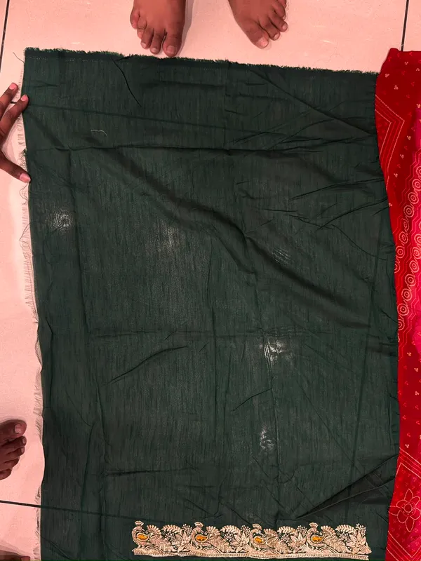 soma_Classic_Red_Saree_With_Intricate_Zari_Work_And_Contrast_Dark_Blouse