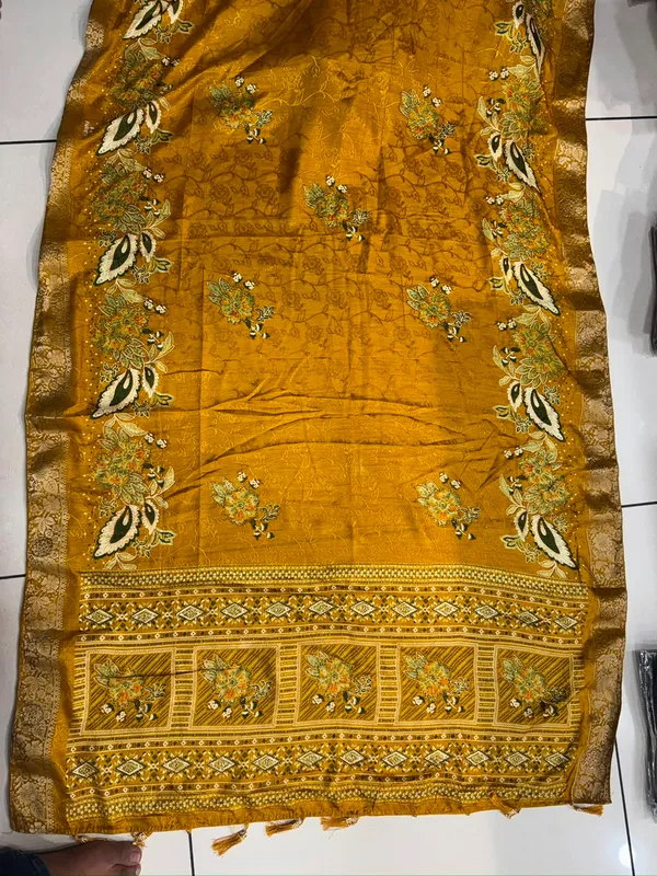 soma_Golden_Yellow__Jacquard_Woven_Saree_With_Traditional_Zari_Borders