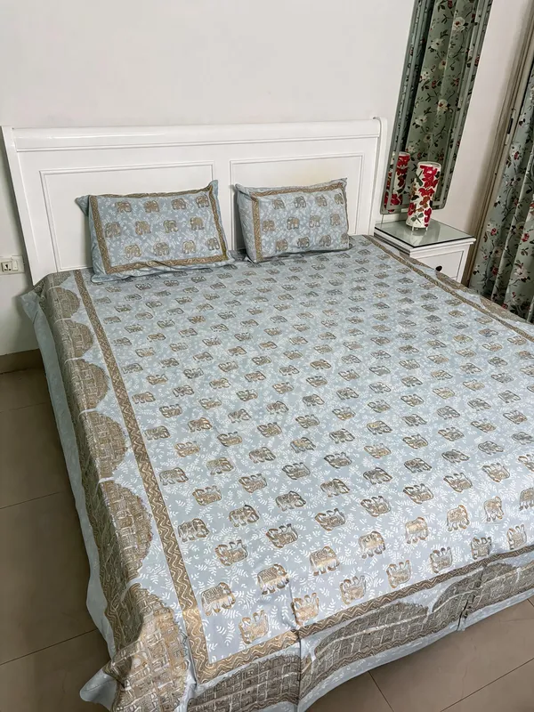 Amber_Hathi_Printed_Bedsheet_With_Pillow_Cover