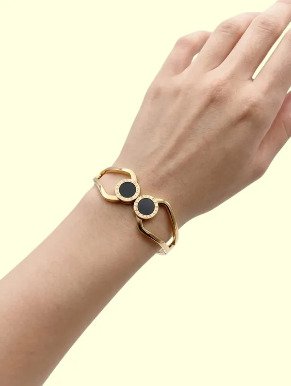 Gold_Enamel_Roman_Disc_Onyx_Inlay_Hinged_Bangle_Bracelet_For_Unisex
