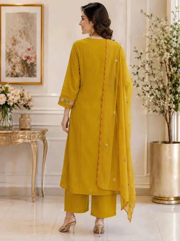 Golden_Meadow_Embroidered_Suit_Set