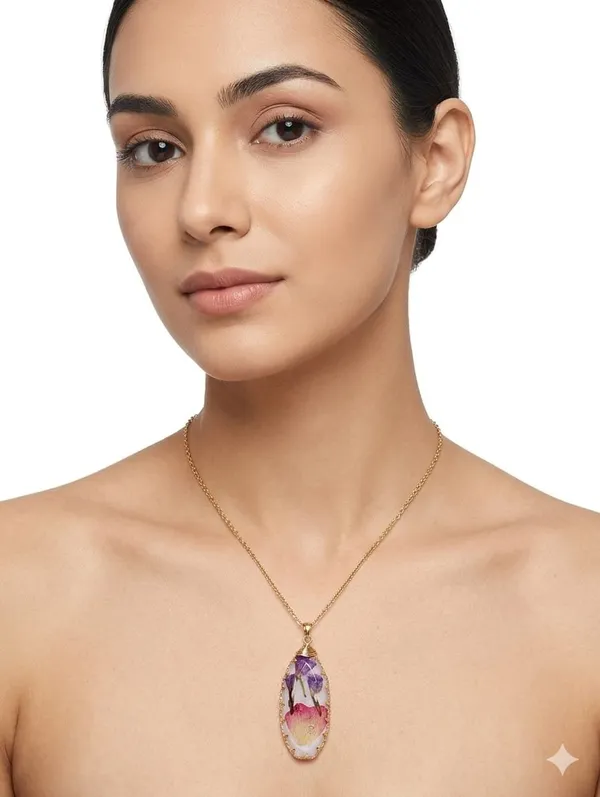 Gold_Crystal_Pressed_Flower_Resin_Pendant_Necklace