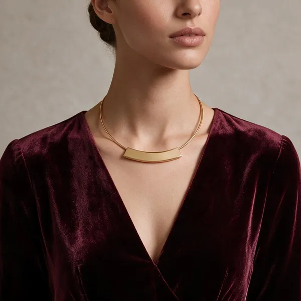 Gold_Alloy_Minimalist_Curved_Bar_Torque_Choker_Necklace_For_Unisex