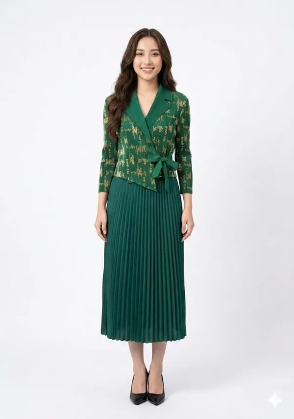 Forest_Green_Polyester_Pleated_Metallic_Wrap_Dress_Set_For_Women