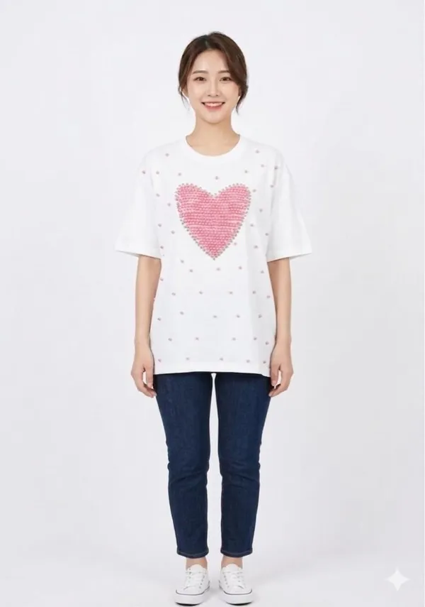 White_Hosiery_Oversized_Heart_Embellished_Tee_For_Women