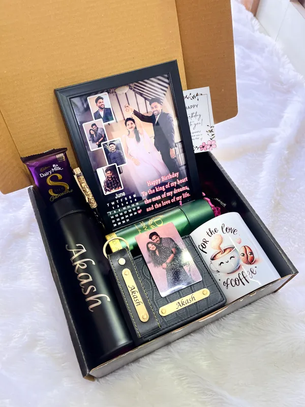 Multicolor_Mix_Material_Personalized_Bottle_Wallet_Mug_Gift_Hamper_For_Men