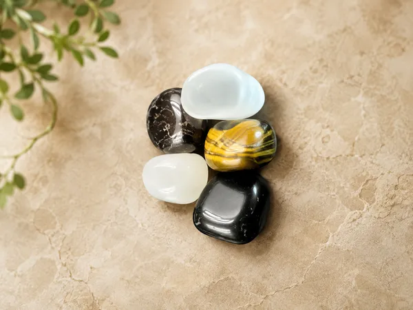 Protection_&_Grounding_Tumbled_Crystal_Kit_|_Selenite,_Garnet,_Tiger’s_Eye,_Milky_Quartz_&_Black_Tourmaline_for_Energy_Protection_&_Balance