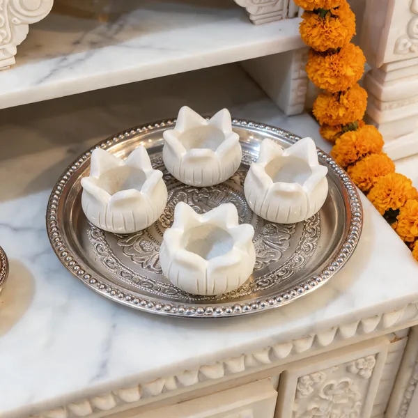Marble_Festive_Flower_Petal_Kalash_Diya_Set