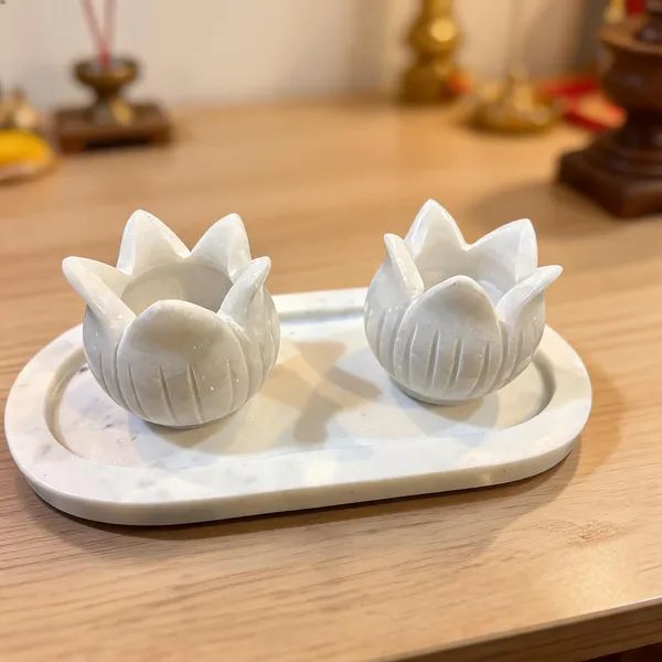 Marble_Pooja_Lotus_Carved_Diya_Holder_With_Tray
