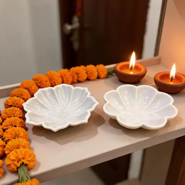 Marble_Pooja_Flower_Shaped_Pooja_Plate_Set_Of_2