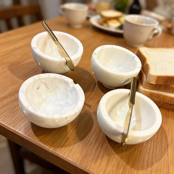 Marble_Dining_Round_Butter_Dish_With_Brass_Knife