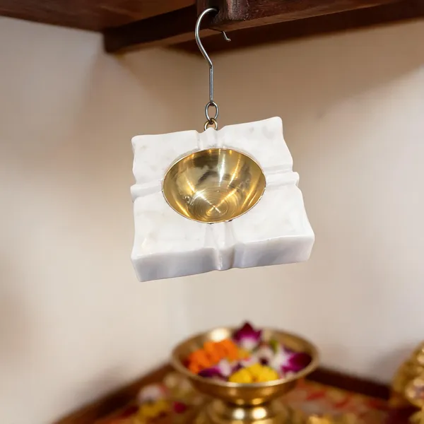 Marble_Pooja_Scalloped_Square_Brass_Diya