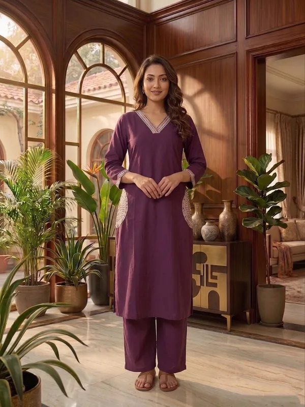 Women_Stylish_Embroidered_Kurti_Pant_Set