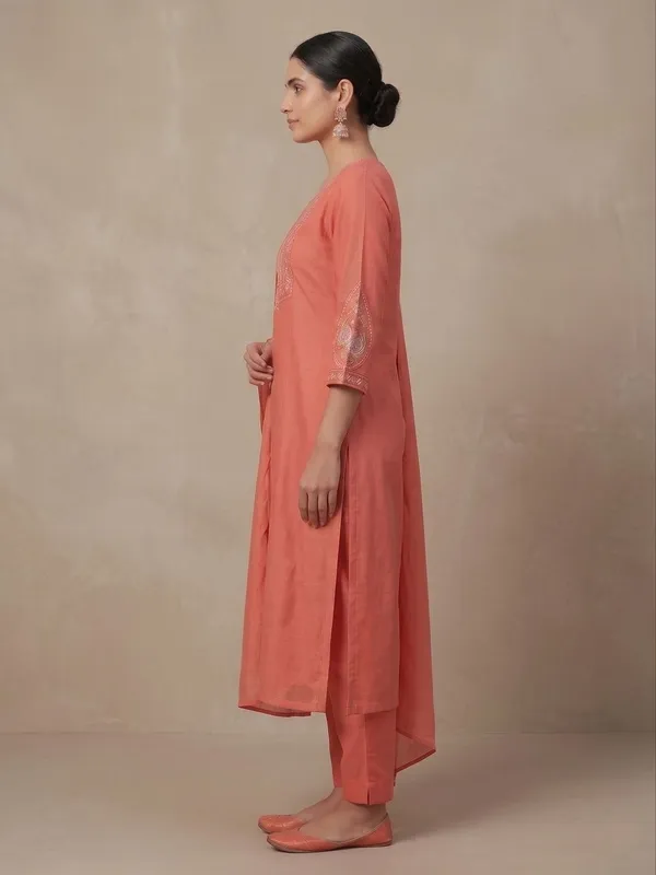 Women_Stylish_Embroidered_Suit_Set_With_Dupatta