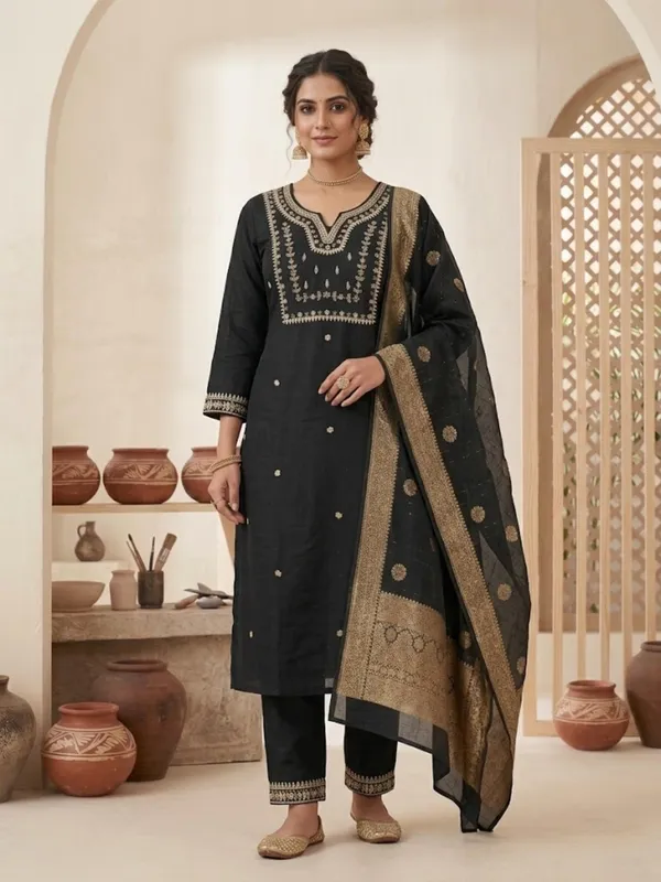 Black_Embroidery_Viscose_Silk_Kurti_Set_|_Hand_Work_|_Festive_&_Party_Wear
