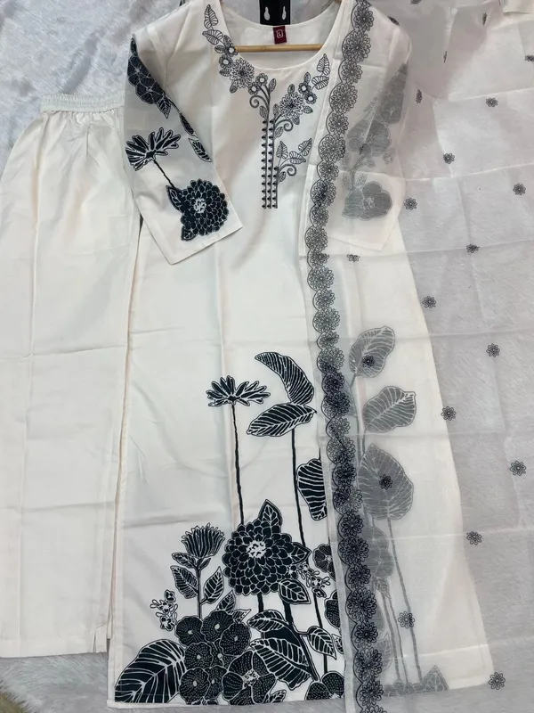 Elegant_White_And_Black_Floral_Embroidered_Kurta_Set