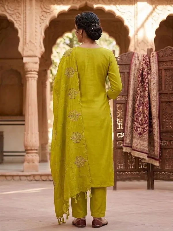 Mustard_Embroidery_Viscose_Silk_Kurti_Set_|_Hand_Work_|_Festive_&_Party_Wear