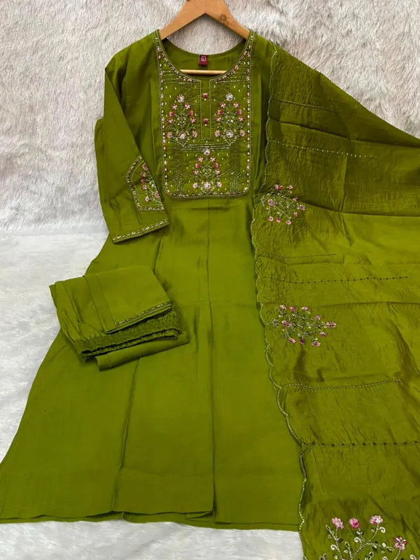 Green_Embroidery_Viscose_Silk_Kurti_Set_|_Hand_Work_|_Festive_&_Party_Wear