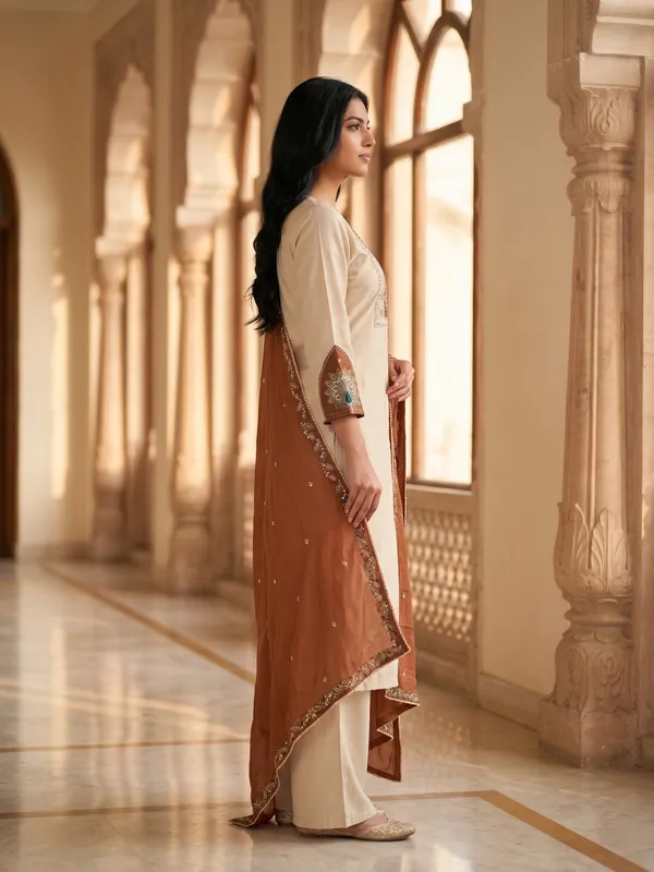 Elegant_Roman_Silk_Anarkali_Kurti_Set_With_Embroidery_Plazo_Dupatta