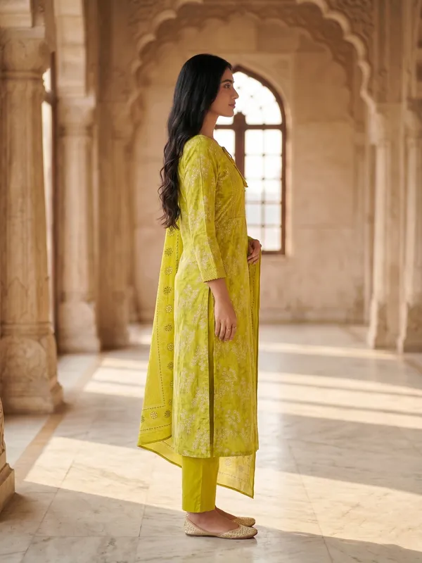 Women_Cotton_Kurti_Set_With_Handwork_Dupatta