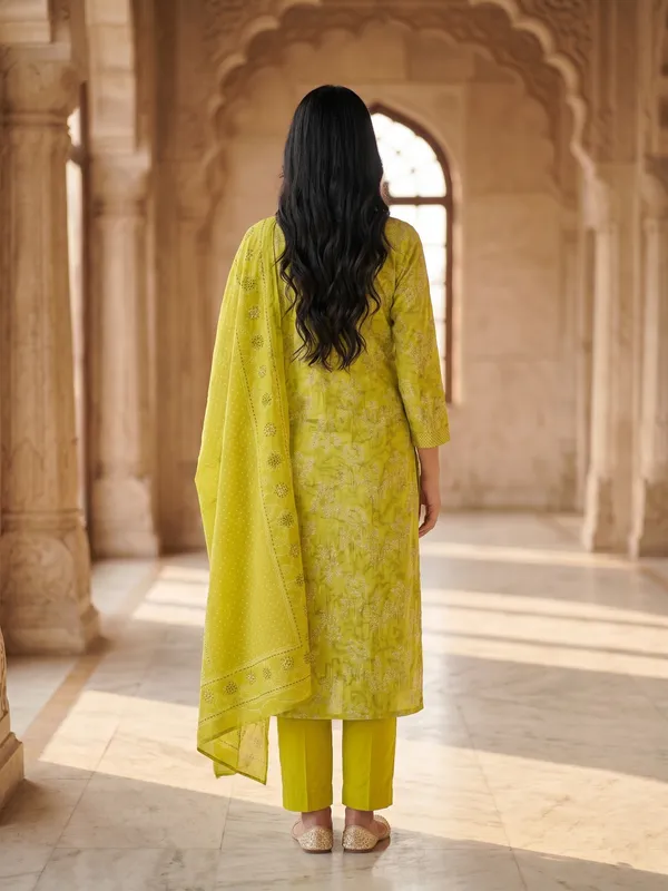 Women_Cotton_Kurti_Set_With_Handwork_Dupatta