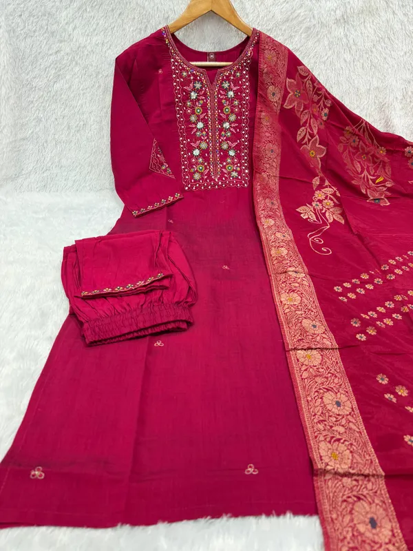 Rani_Viscose_Mango_Silk_Kurti_Pant_Set_with_Jacquard_Dupatta