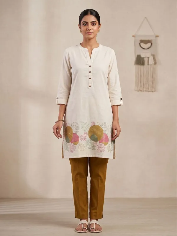 Stylish_Embroidered_Short_Kurti_With_Collar