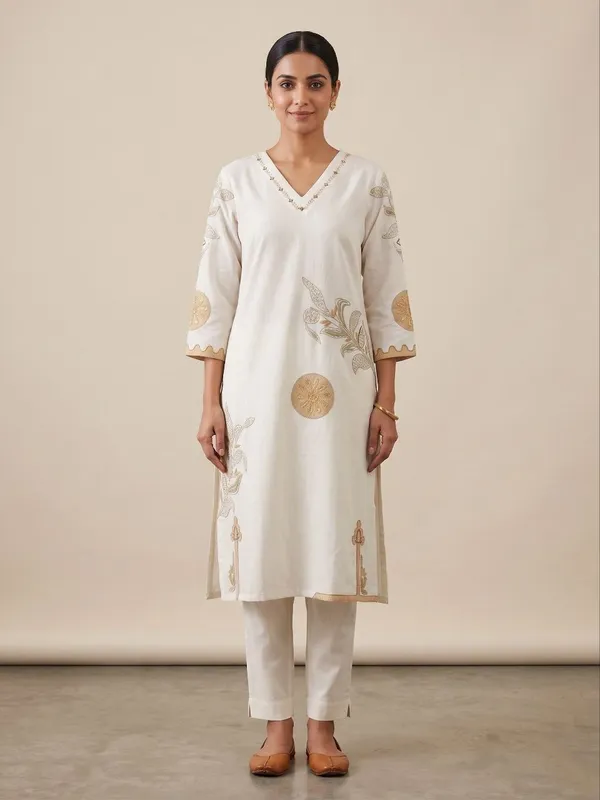 Stylish_Printed_Kurti_With_Zari_Work