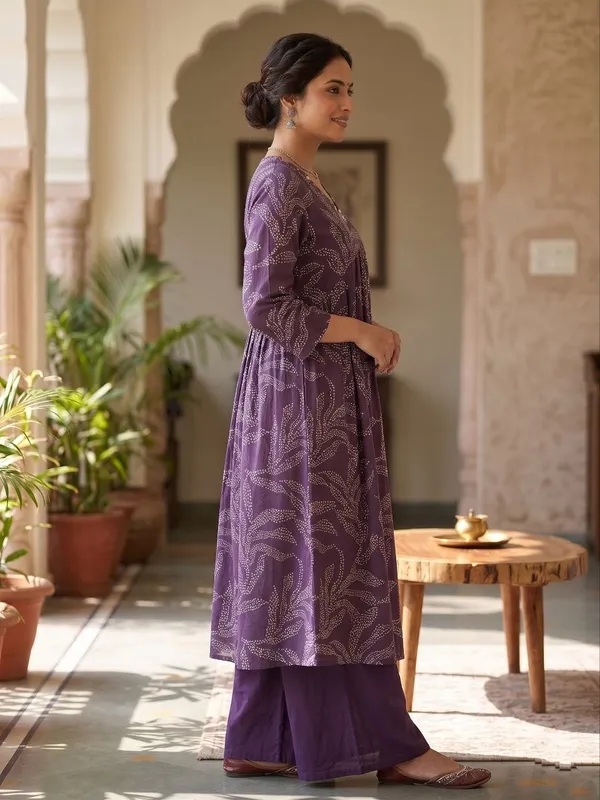 Elegant_Hand_Embroidered_Kurti_Pant_Set