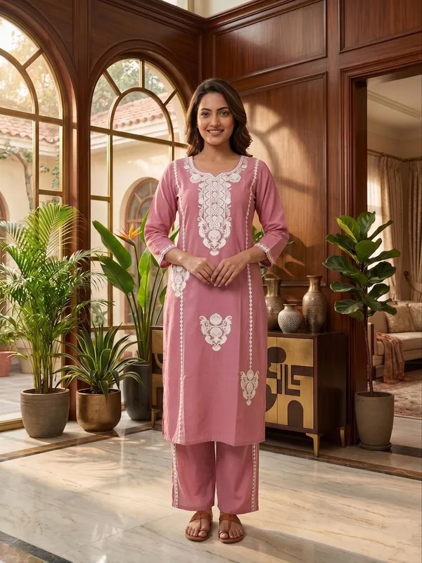 Elegant_Embroidered_Kurta_Pant_Set_For_Women