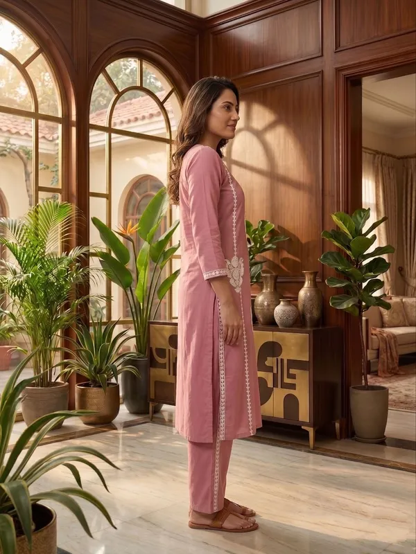 Elegant_Embroidered_Kurta_Pant_Set_For_Women