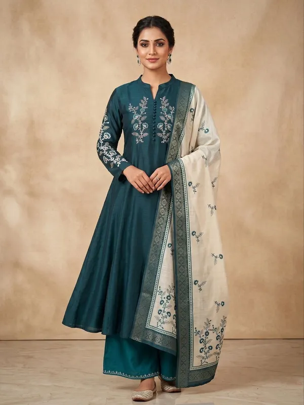 Women_Cotton_Kurti_Pant_Dupatta_Set_Embroidered