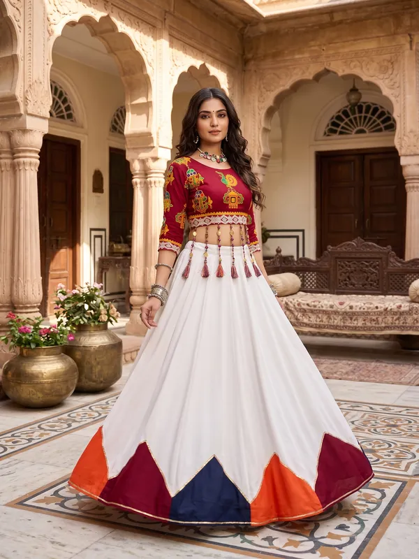 Navratri_Special_White_and_Maroon_Printed_Chaniya_Choli_Set